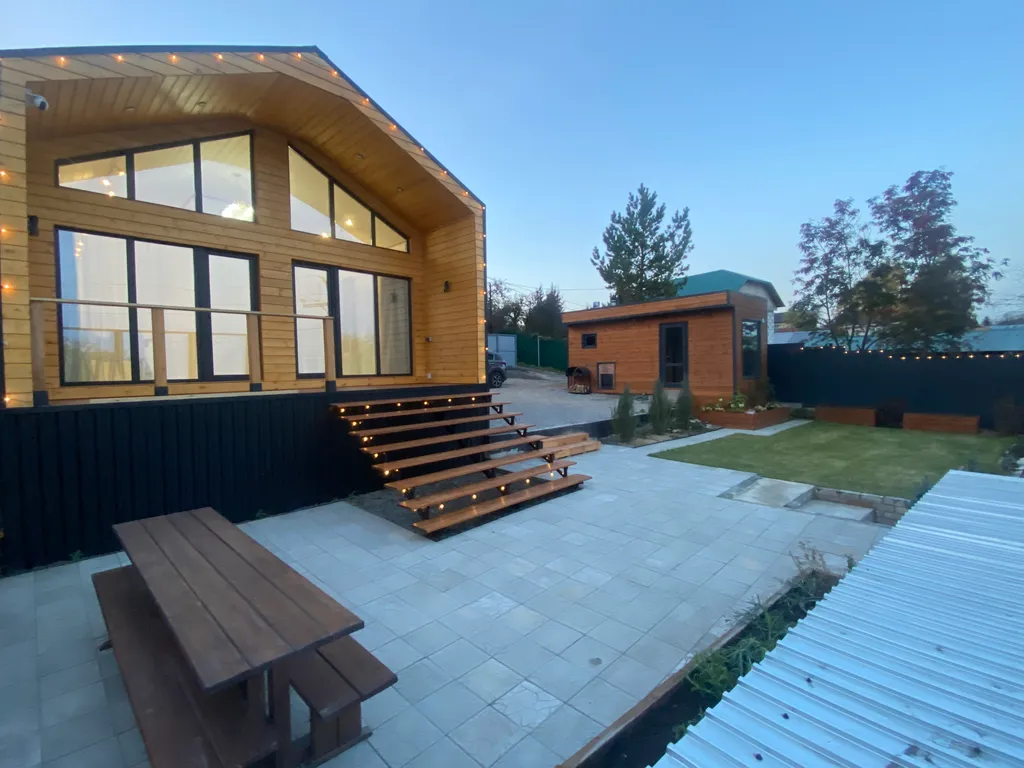 Дом на берегу озера