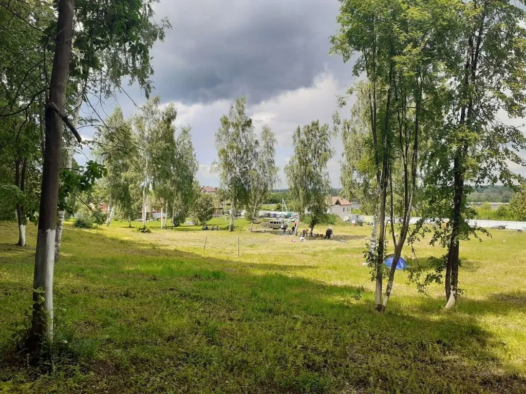 Домик на берегу Оки на территории сельской усадьбы Варежка