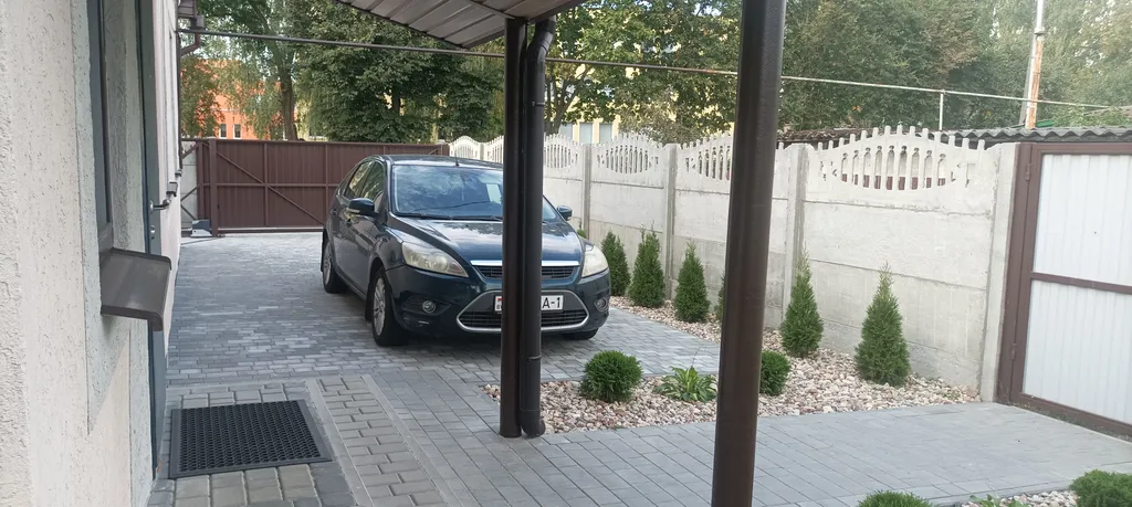 Уютная 2-комнатная квартира с парковкой на территории