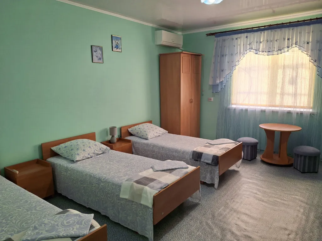 Домик с отдельным входом двумя комнатами кухней