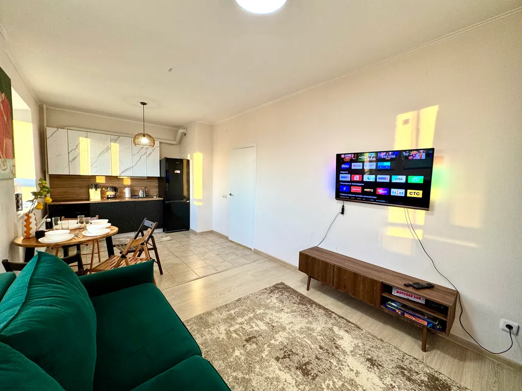 Биг трешка с двумя спальнями и кухней-гостиной