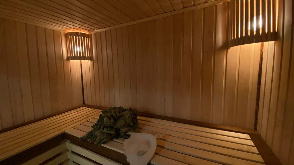 Новый стильный дом с камином