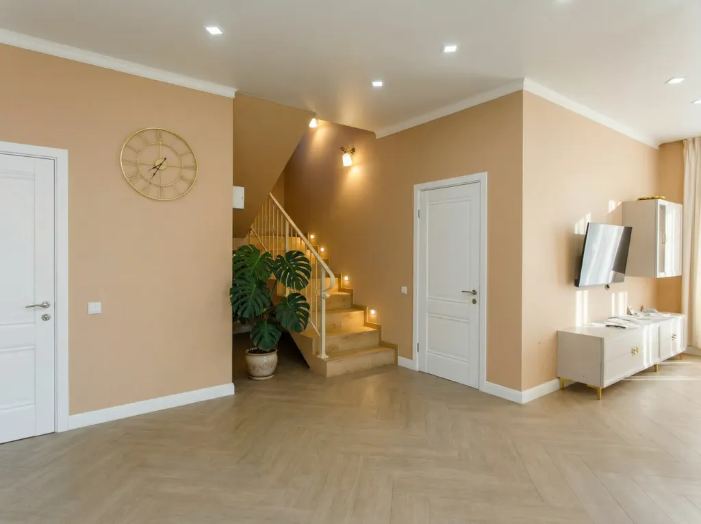 Трехэтажный коттедж с баней и бассейном