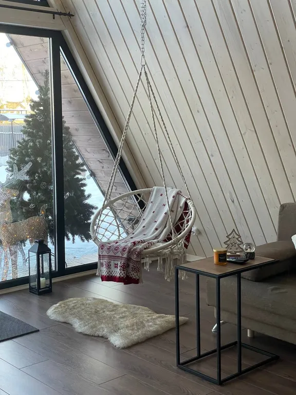 А-фрейм с чаном у леса