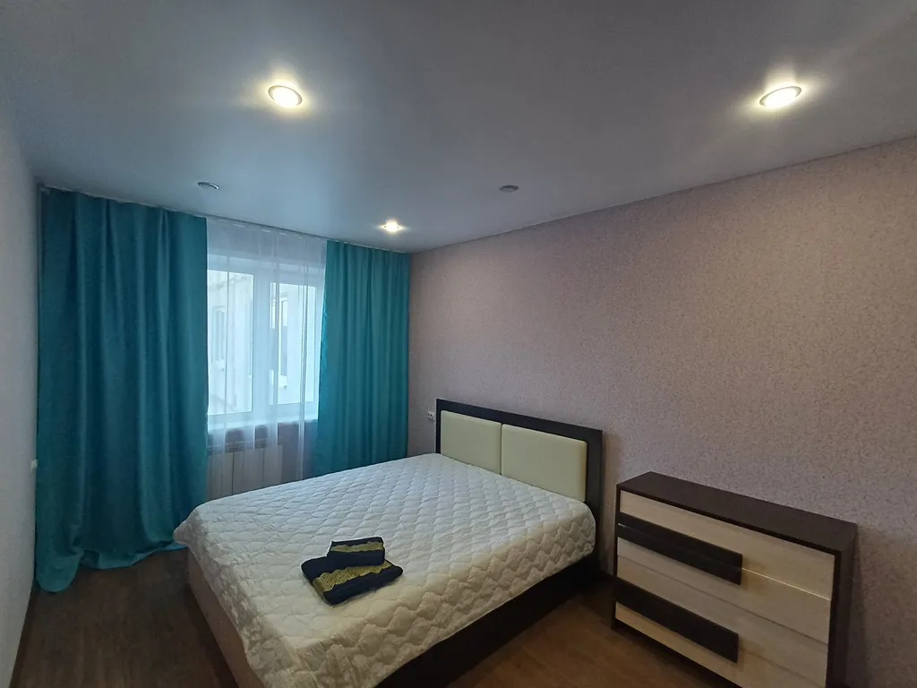 Уютная, светлая трёхкомнатная квартира в центре города — аренда посуточно в Усть-Илимск