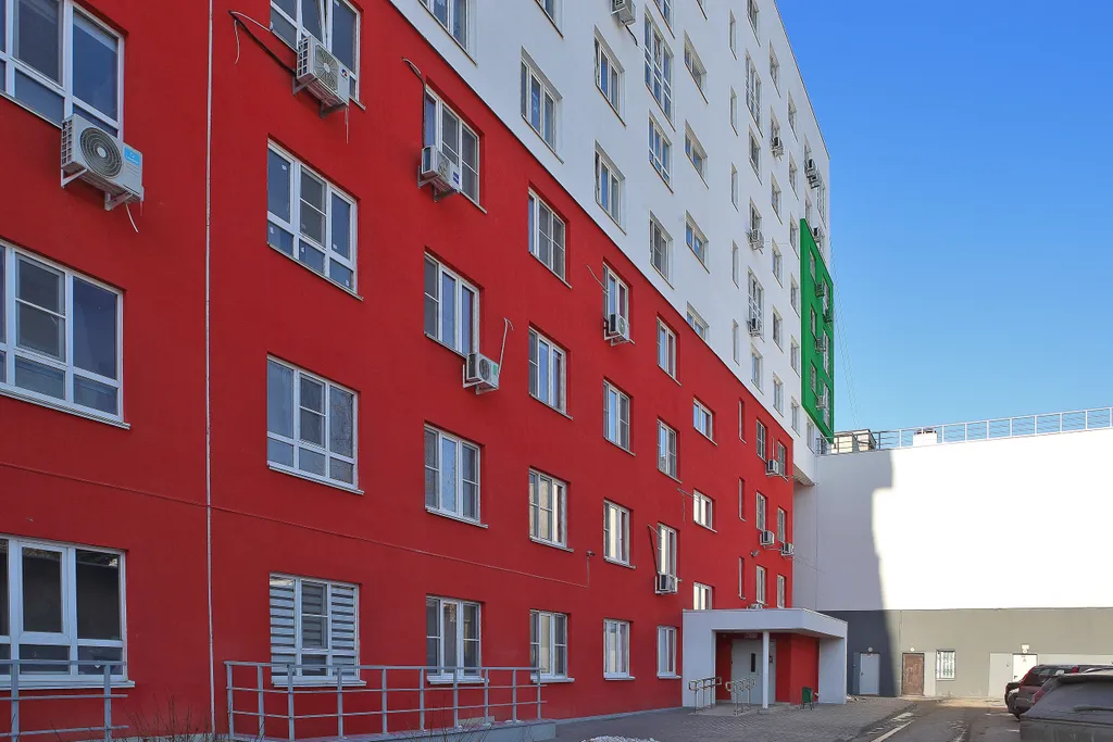 Апартамент в новом доме у метро Заречная в 20 минутах от центра