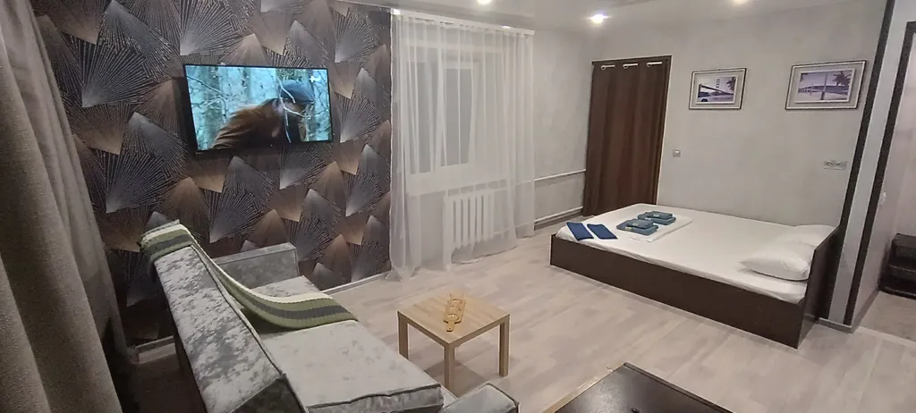 Центральный район. Чистая студия. Начало набережной