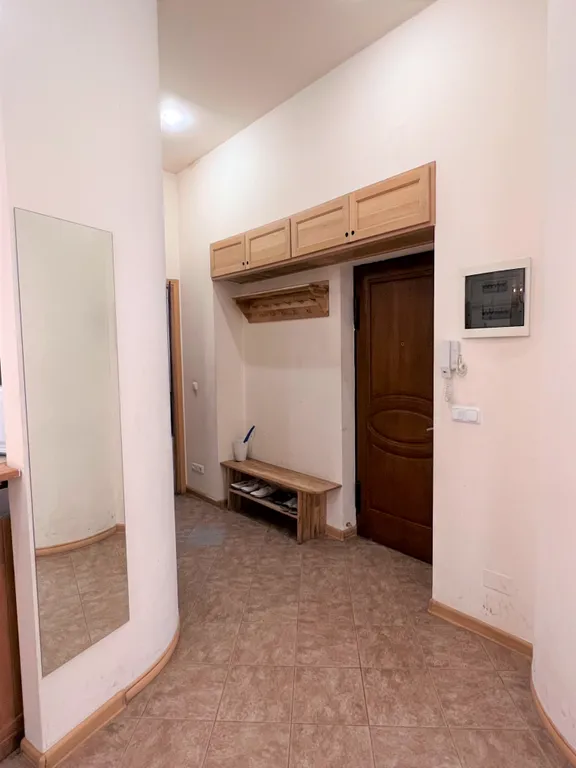 Квартира с балконом у площади Республики и экскурсии с Рубеном