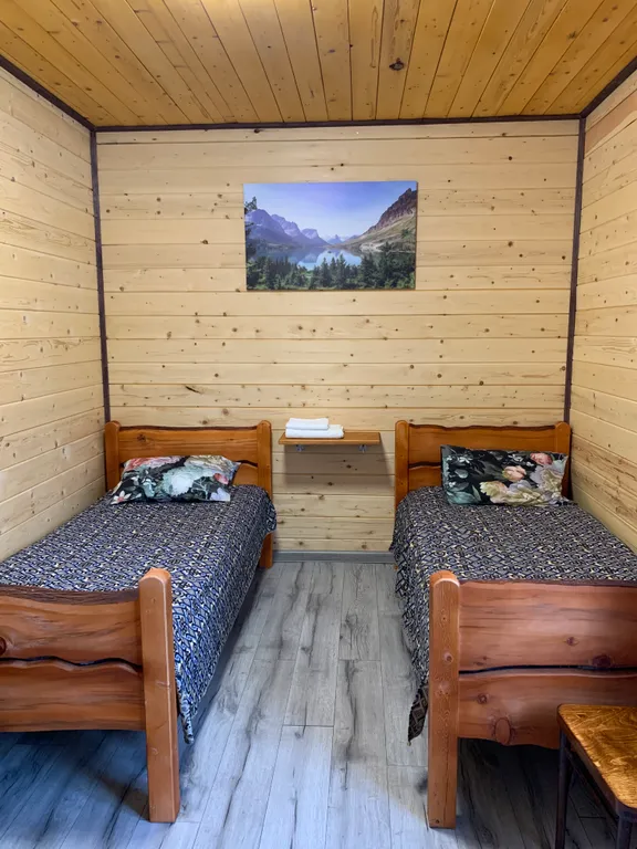 Дом в лесу с видом на горы рядом озеро Телецкое и река Бия