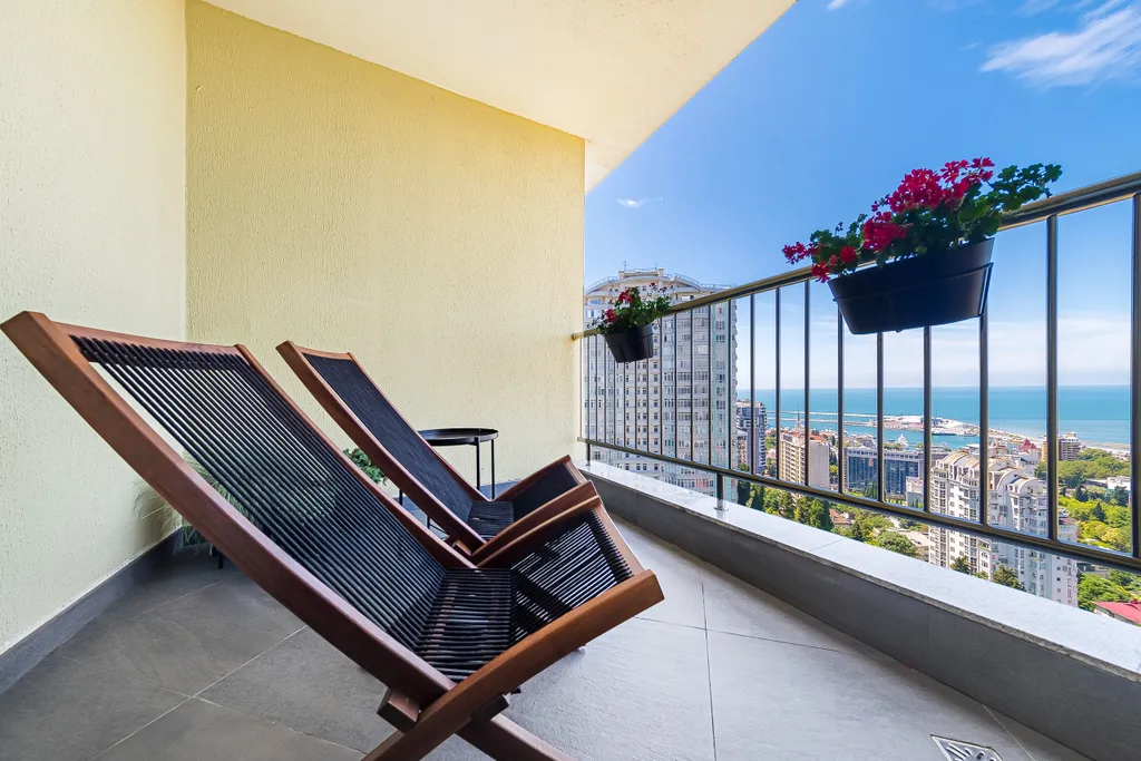 2-комнатная квартира в центре Сочи с видом на море и город