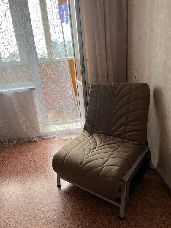 Светлая, тёплая, просторная однокомнатная квартира с видом на город