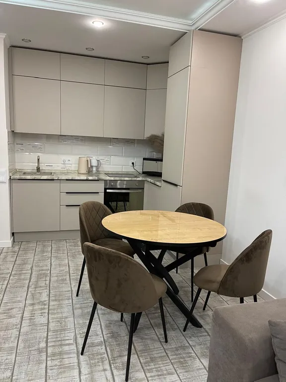 Уютная евродвушка с панорамным балконом