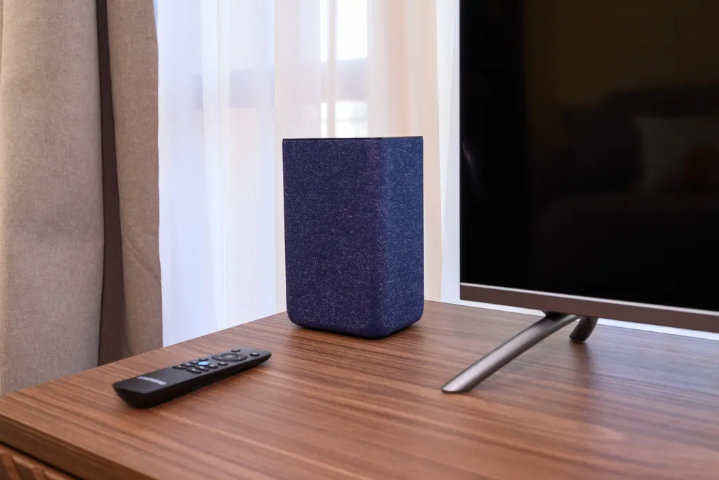 Дом с камином, баней и чаном в лесу у озера