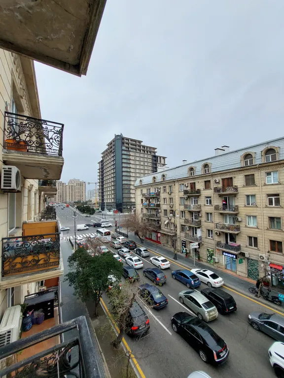 Прекрасная двухкомнатная квартира в самом центре Баку — аренда посуточно в Баку