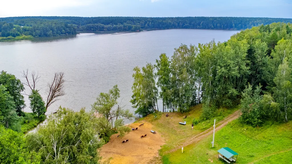 Дом с горячей купелью фурако на берегу реки