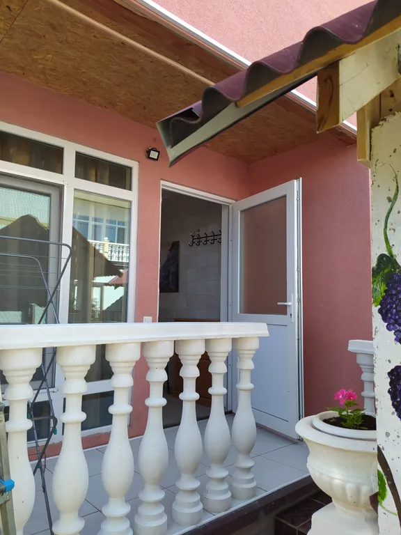 Двухэтажные таунхаусы с личной территорией под ключ