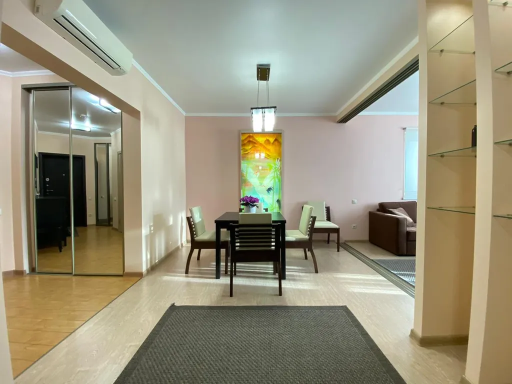 Уютная квартира в центре с видом на море. В 5 минутах ходьбы до пляжа!