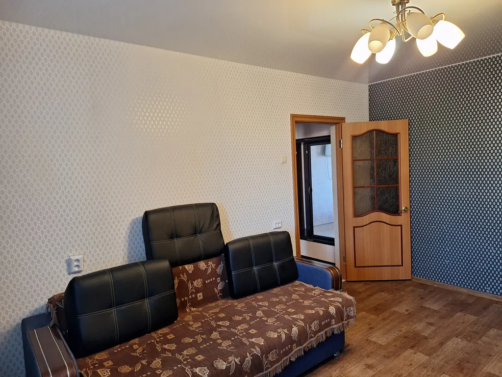 Квартира Уютная 2-х комнатная квартира в тихом спокойном районе — Тихвин