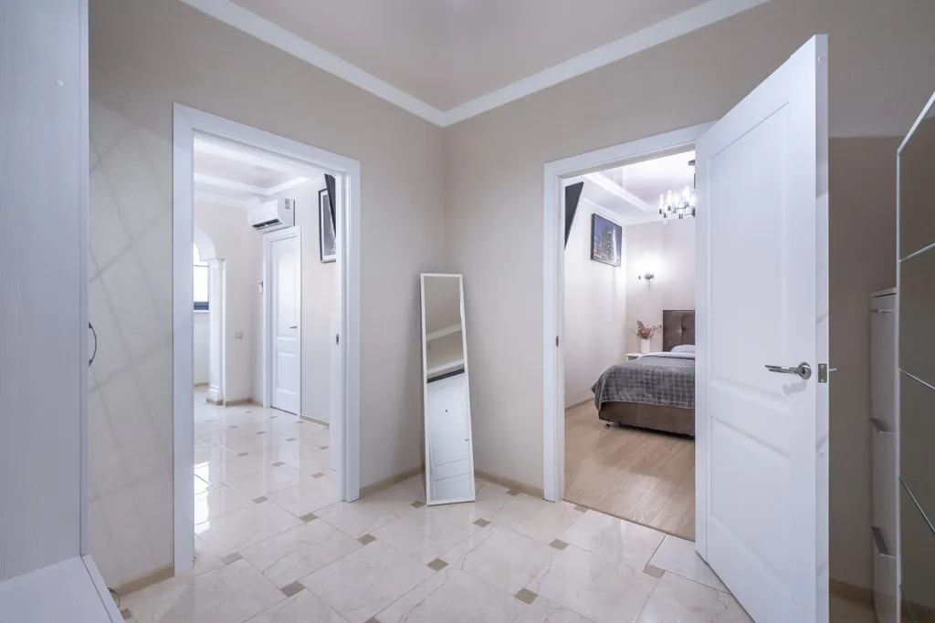 Яркие апартаменты с видом на закат и умной колонкой Алиса