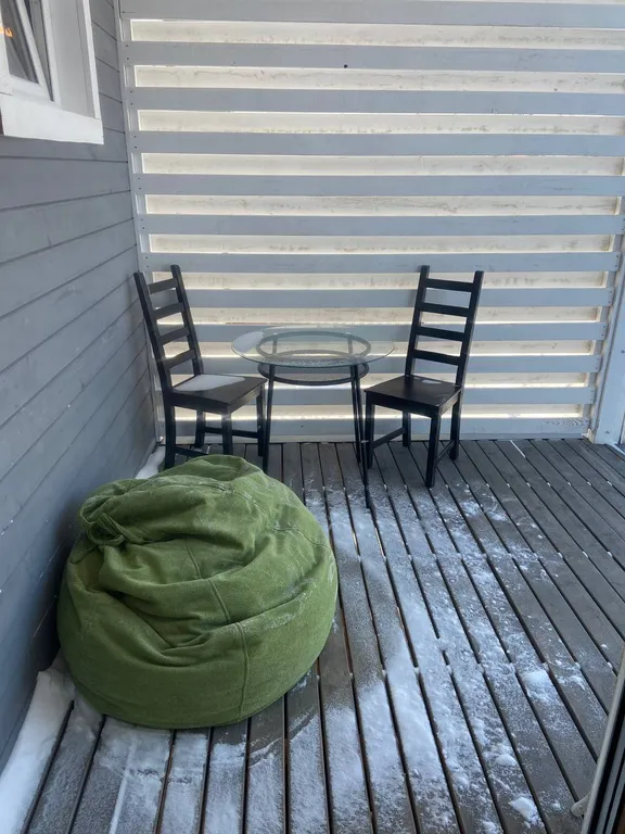 Дом у берёзы с баней в тихом месте возле леса и реки