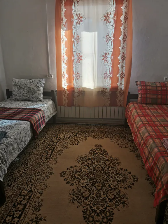 Домик в предгорье горы "50 лет"