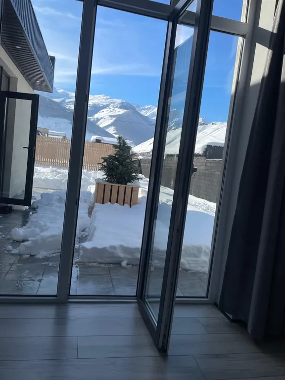 Уютный дом с видом на горы в Верхнем Фиагдоне