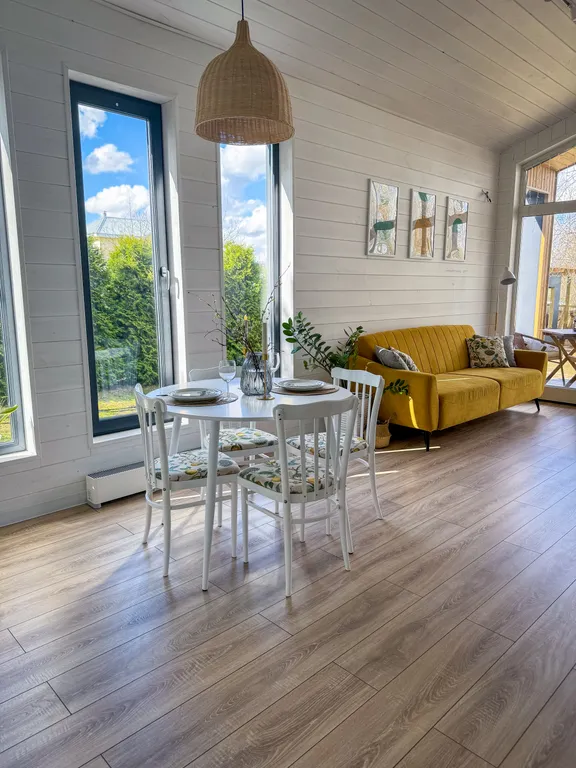 Коттедж Уютный барн с баней на дровах и пением птиц в саду — Заворово