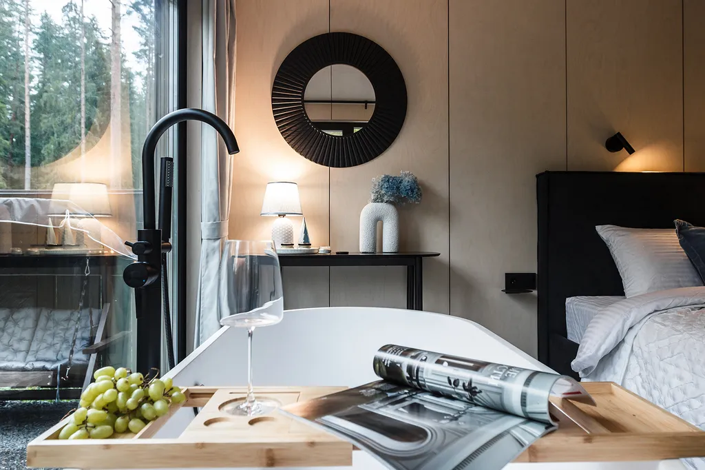 Коттедж Панорамный дом в лесу с сауной и ванной у окна — Вырица