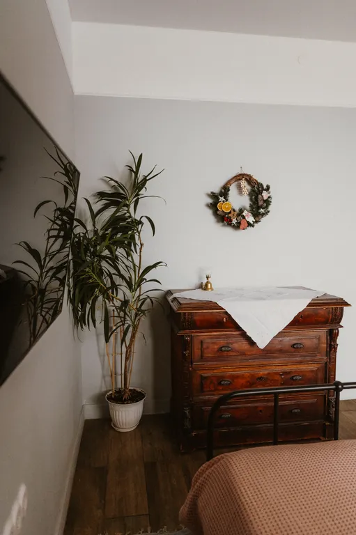 Дизайнерские апартаменты с панорамными окнами под крышей