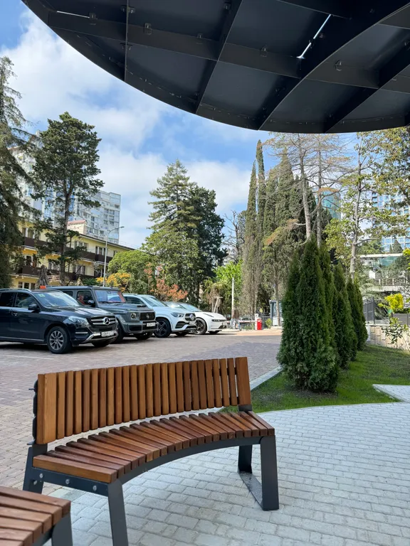 Дизайнерская новая квартира с шикарным видом на Дендропарк