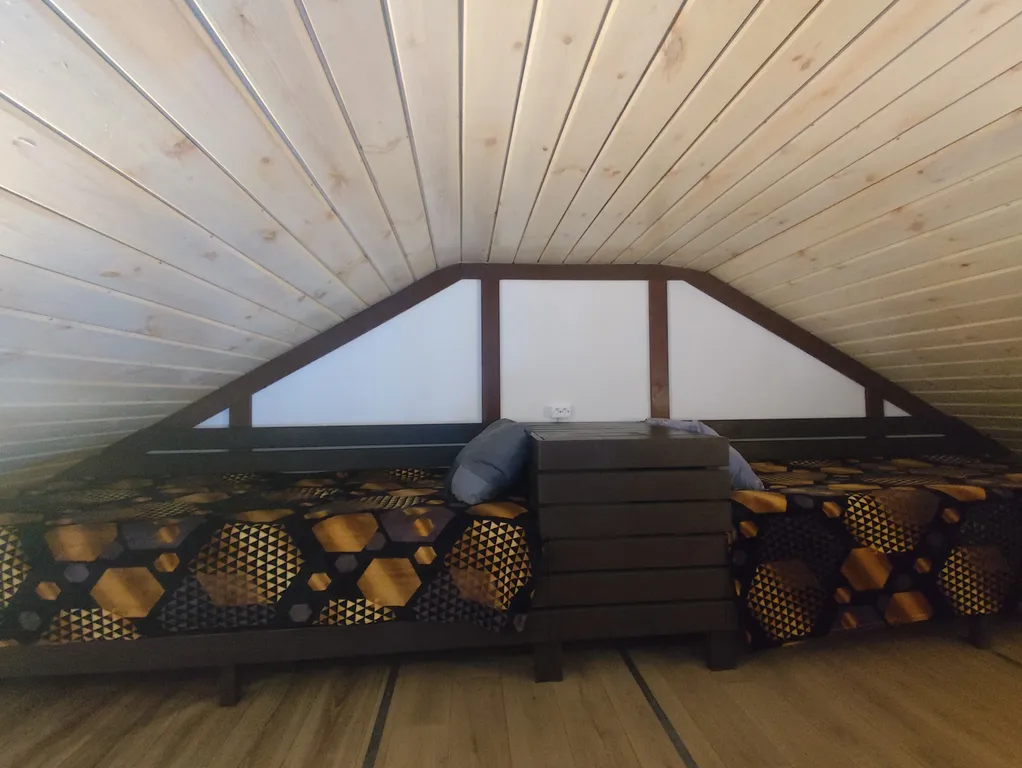 Дом на берегу озера