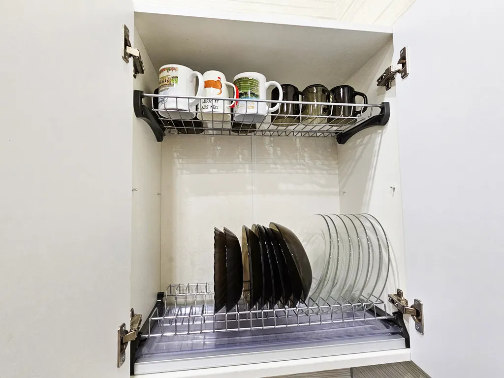 Третий дом возле главного жд вокзала и автовокзала