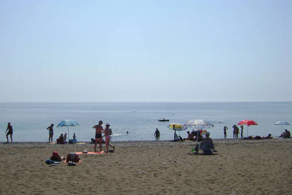 Уютный коттедж с бассейном с морской водой