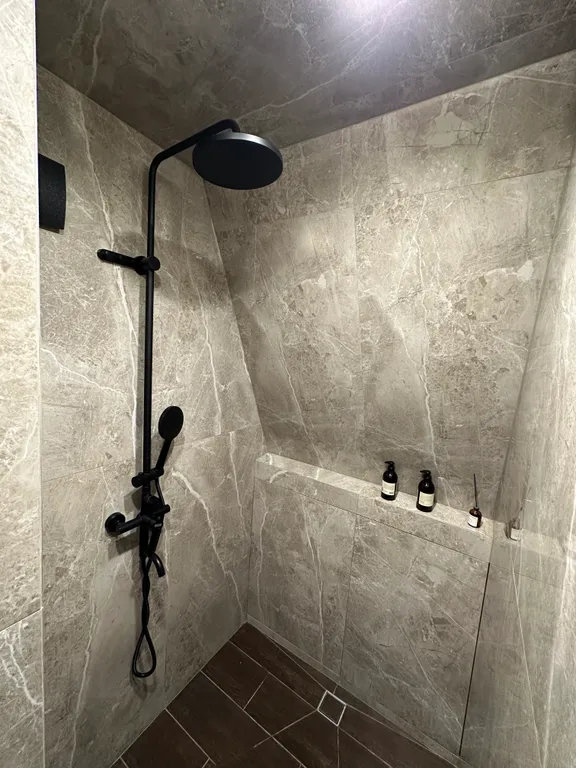 Уютный дом в сосновом лесу