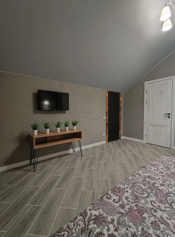 Дом в центре города рядом с набережной