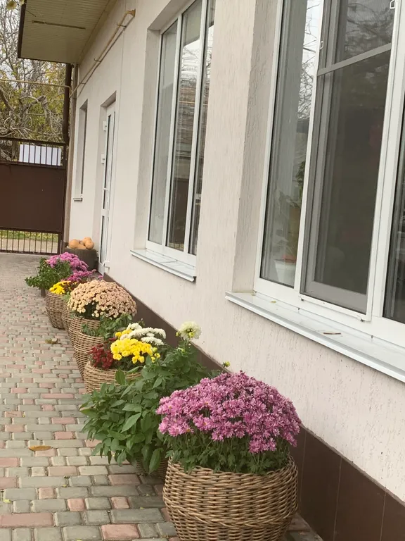 Трёхместный семейный номер (западный) с диванчиком