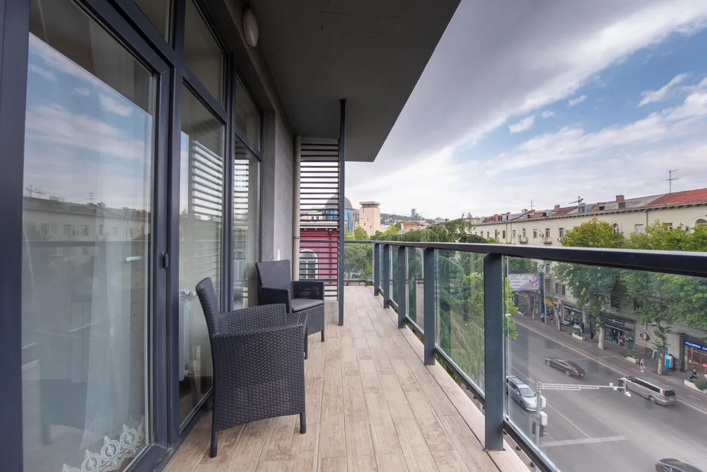 Современные 2-комнатные апартаменты с балконом у метро Тех.университет