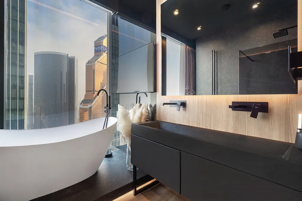 Угловой апартамент с ванной у окна