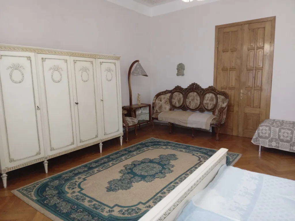 Большой семейный номер со своим санузлом и смежным номером