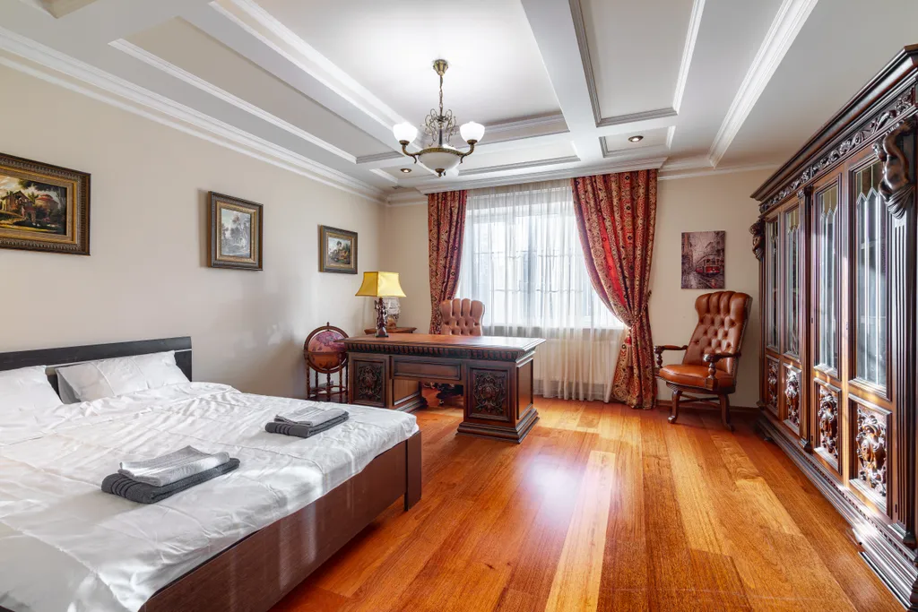 Элитный коттедж с бассейном