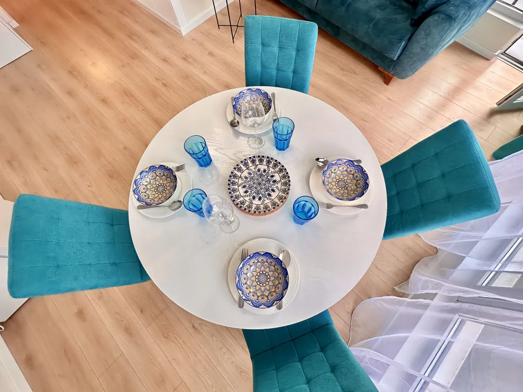 3-комнатный апартамент, бассейн + парковка, жк white sails