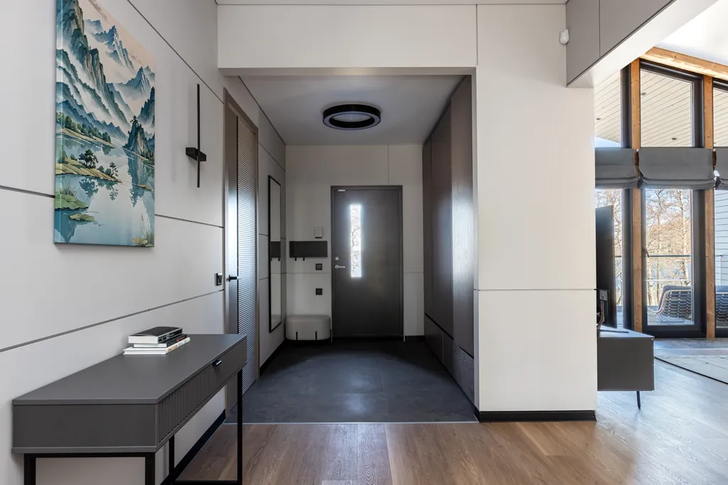 Коттедж на берегу озера с сауной