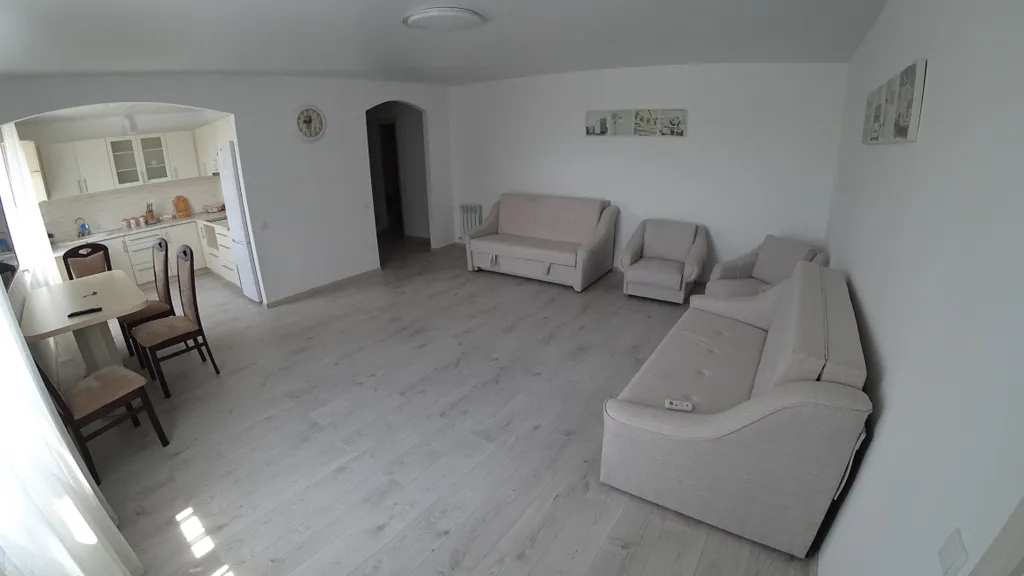 Отличная двухкомнатная квартира с двориком