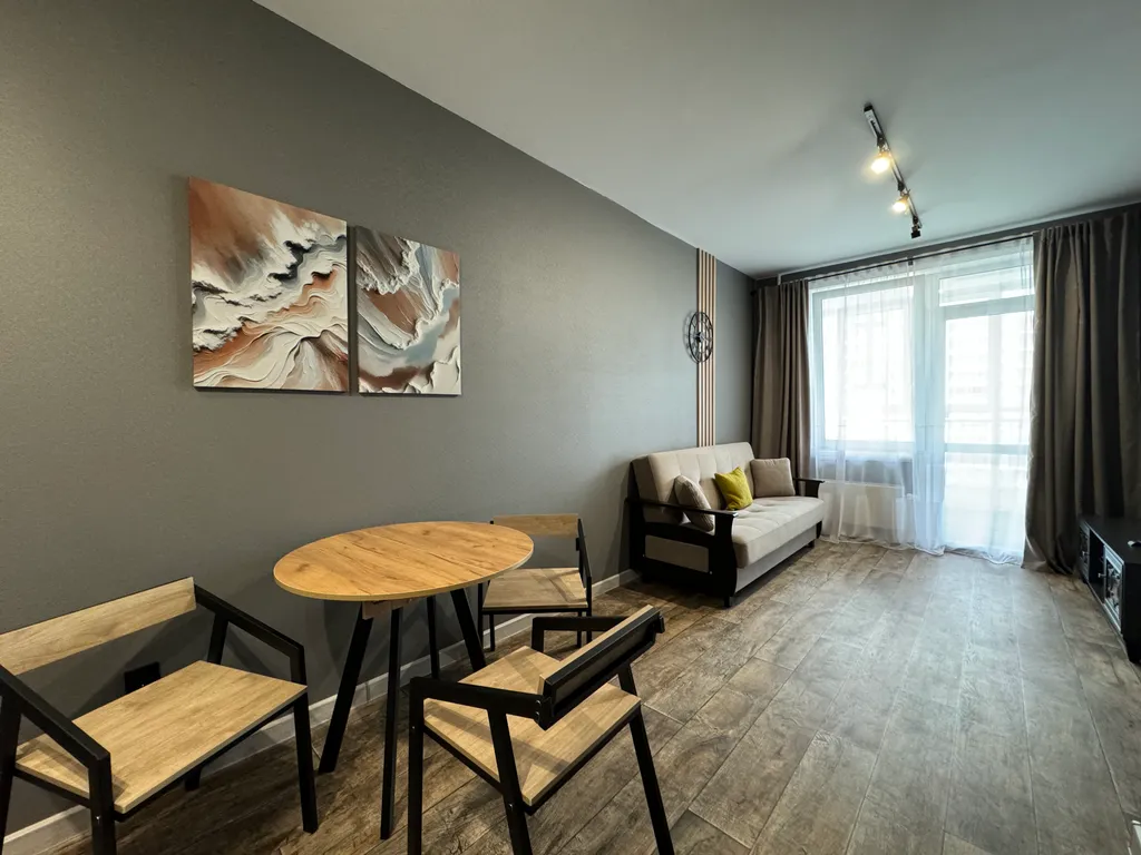 Двухкомнатная квартира в районе Столбов и Бобрового лога