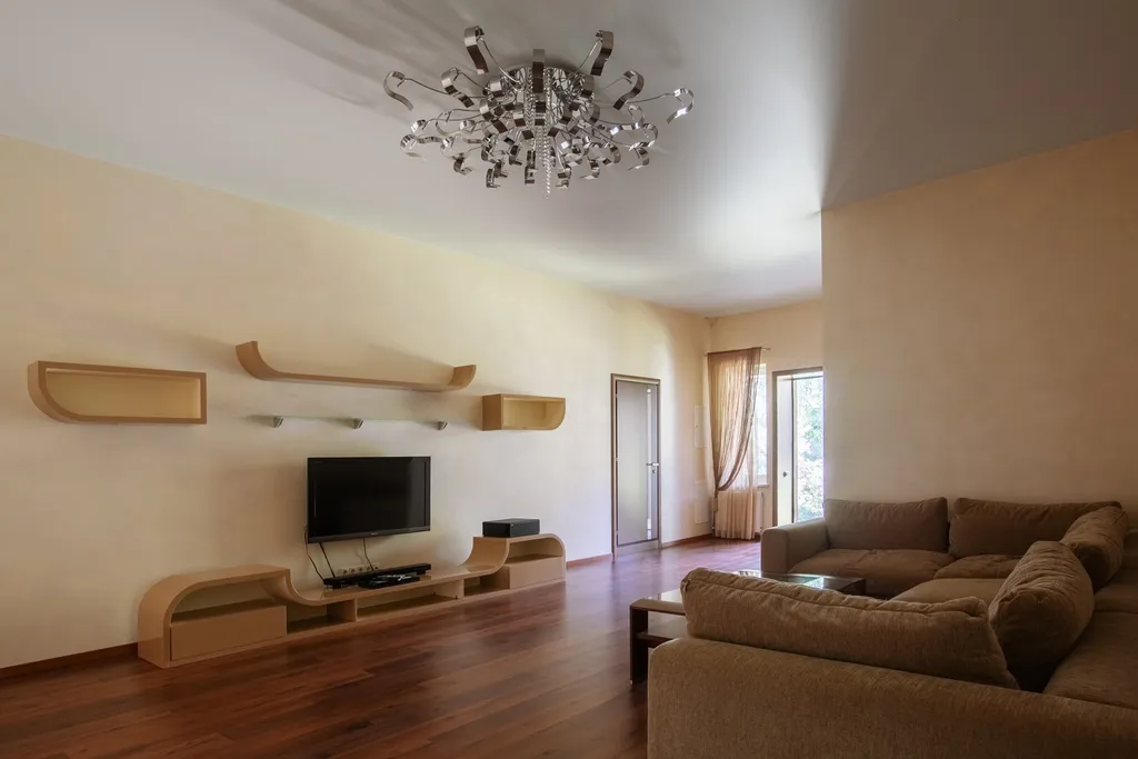 Загородный дом с бассейном, сауной и собственным лесом на участке