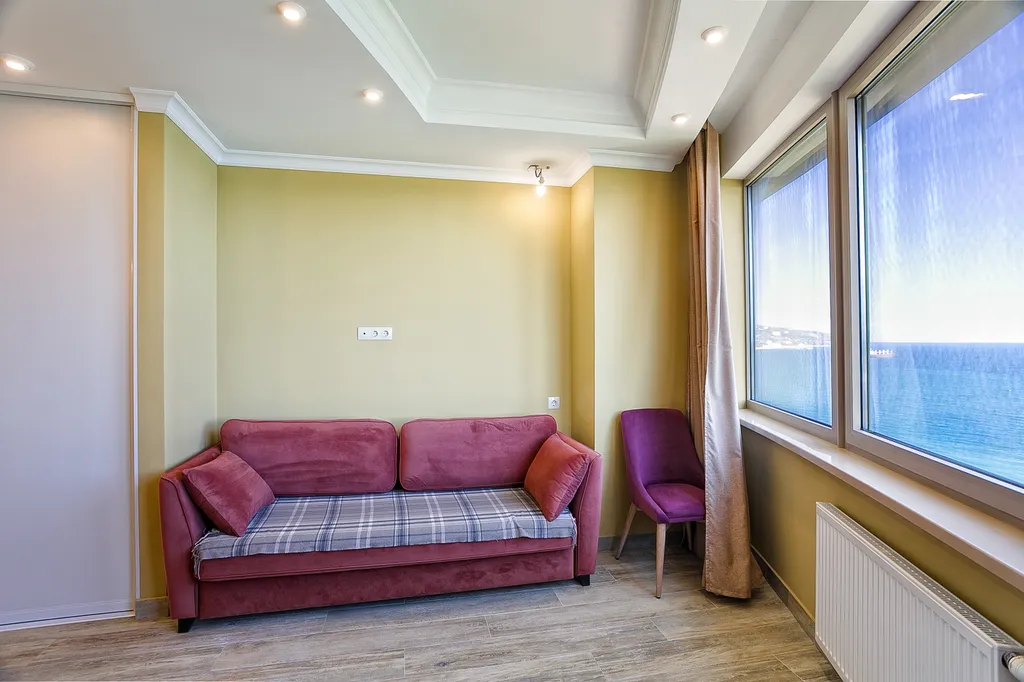 Трёхкомнатный апартамент с видом на море