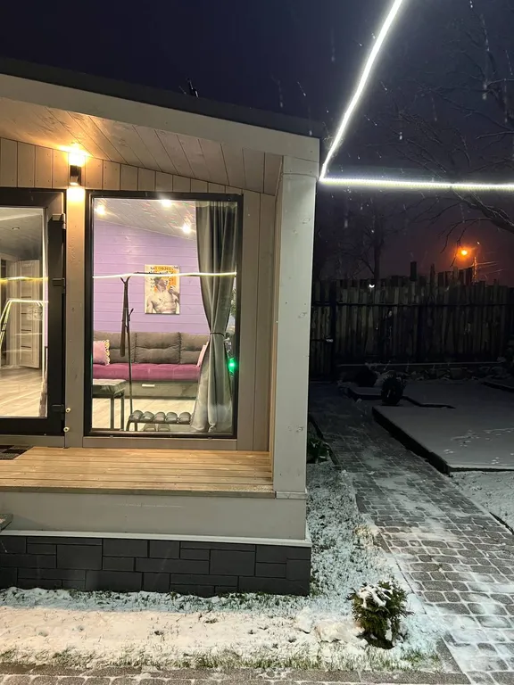 Уютный дизайнерский коттедж с территорией