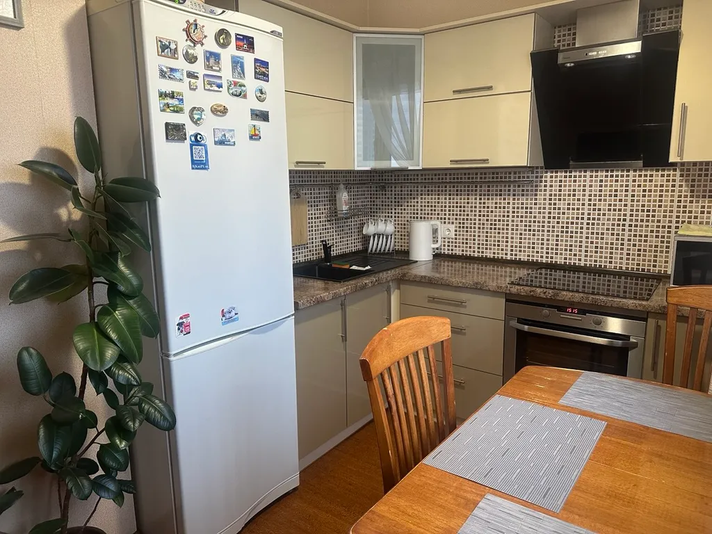 Аккуратная однокомнатная квартира возле живописного Лошицкого парка