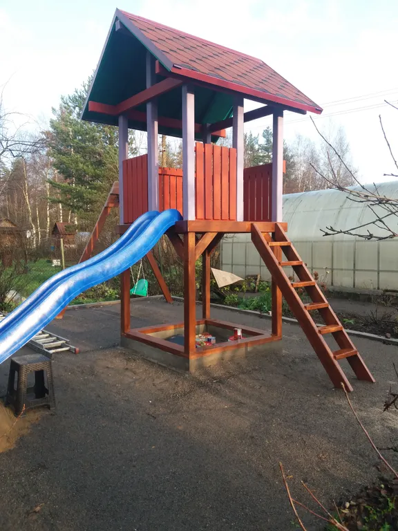 Большой коттедж на берегу озера