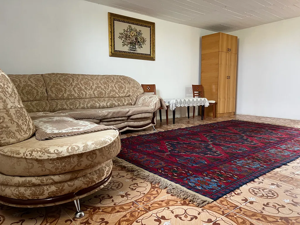 Комнаты две в 10 минутах пешком от набережной